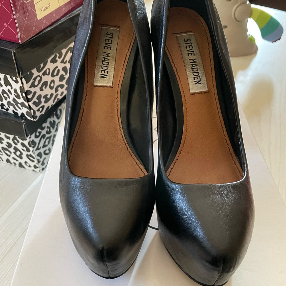 Steve Madden pumps